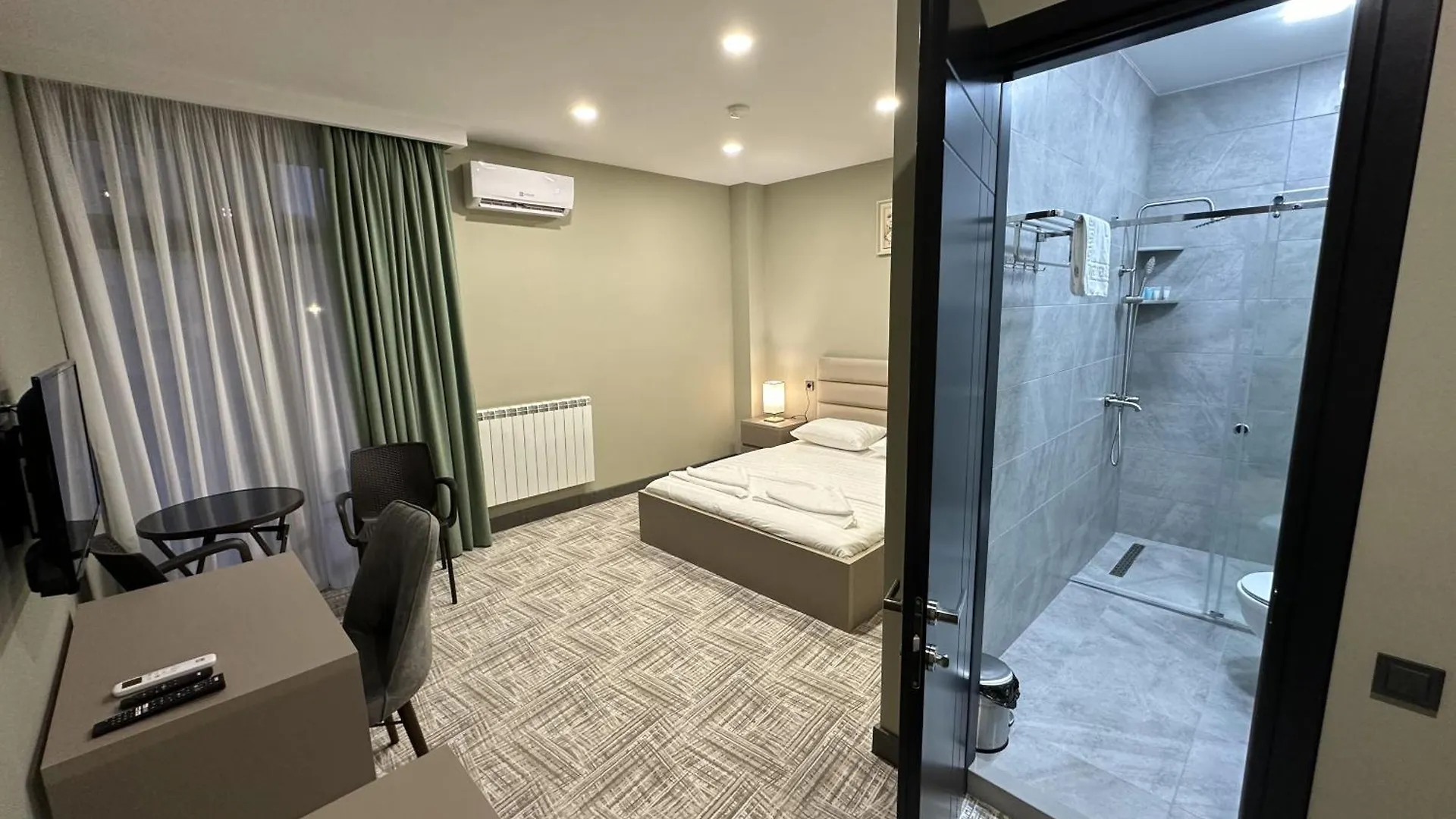 Caspian Vf Hotel Batum 4*,